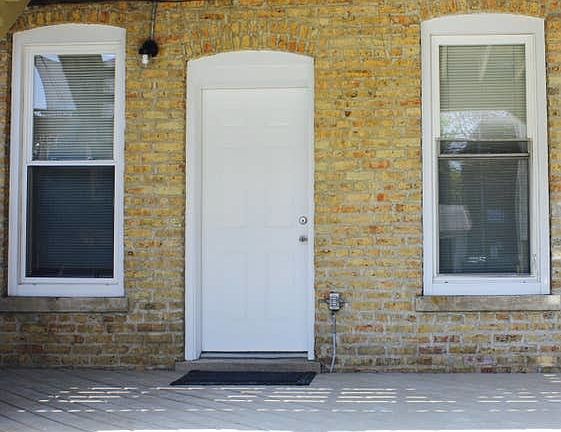 5th image of 1147 W Waveland Ave #1