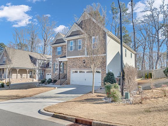 3rd image of 516 Spring Flower Ct