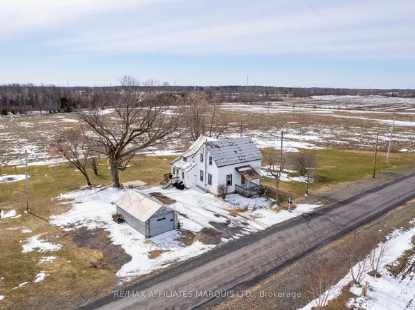 14910 Hollister Rd, South Stormont, ON K0C 1M0