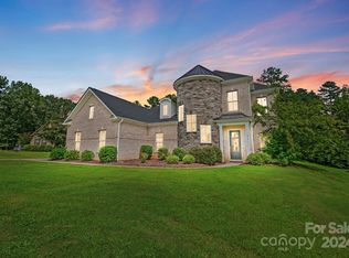 156 Leaning Tower Dr, Mooresville, NC 28117