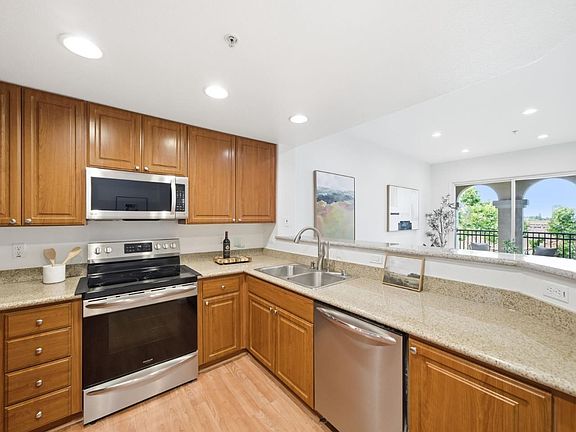 2nd image of 1883 Agnew Rd Unit 420