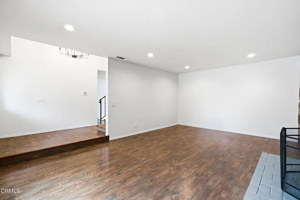 4 bed, 2.0 bath, 1809 sqft, $4,600 — Photo 3