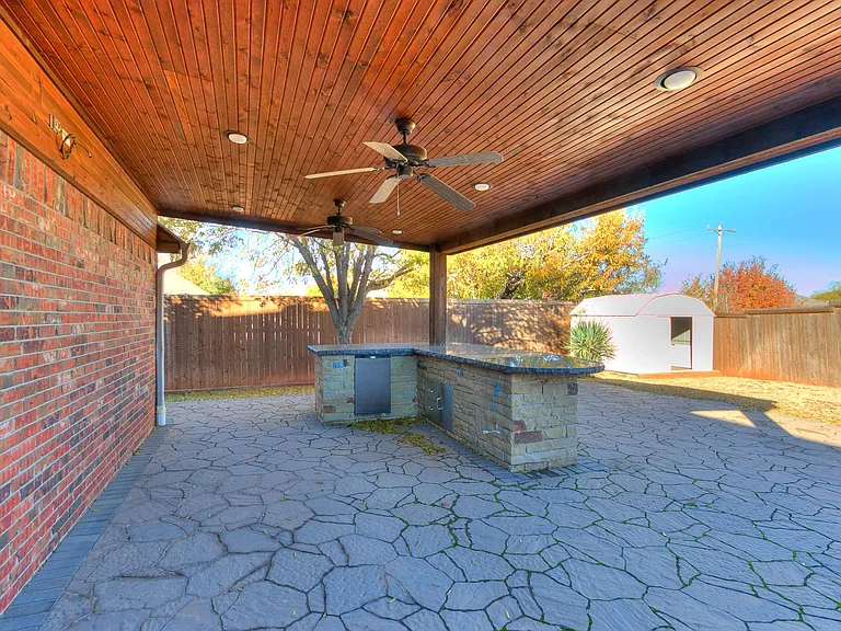 17121 Kemble Ln — Photo 22