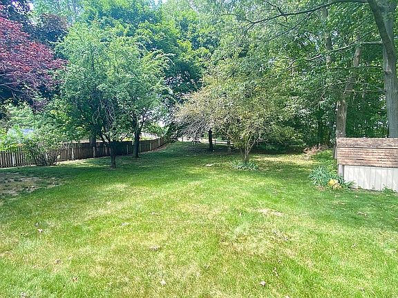 3rd image of 2407 Woodbine Ave