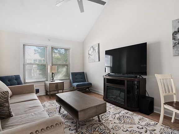 3rd image of 4638 Bell St #4638