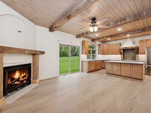 5th image of 1979 Red Oak Ln