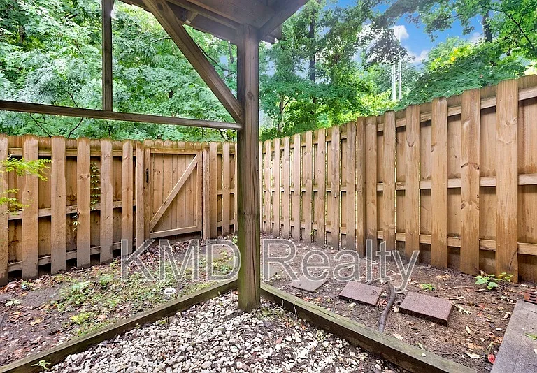 630 Lex Dr — Photo 17