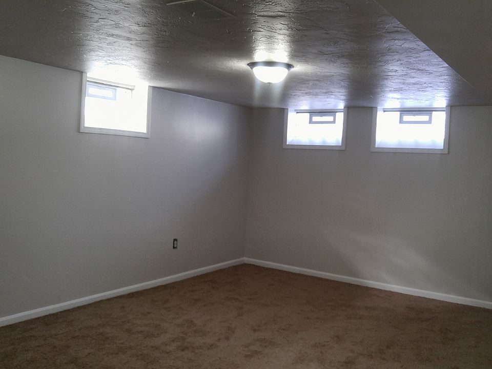 FINISHED BASEMENT