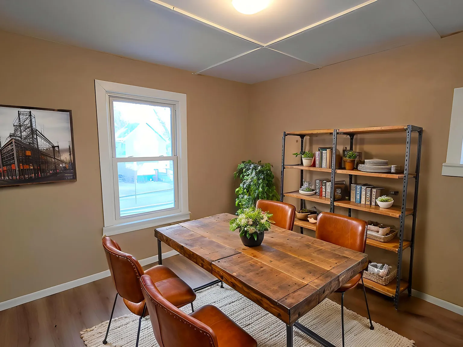 3 bed, $850 — Photo 2