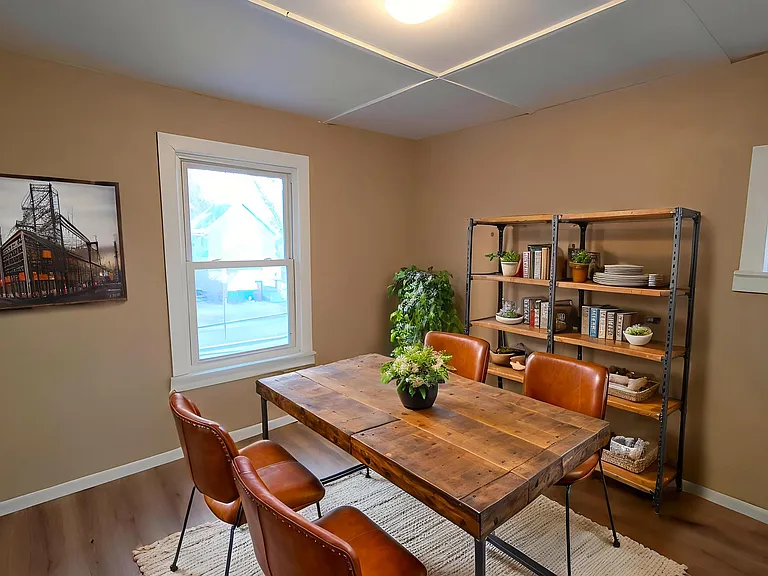574 Madison Ave #UP — Photo 2