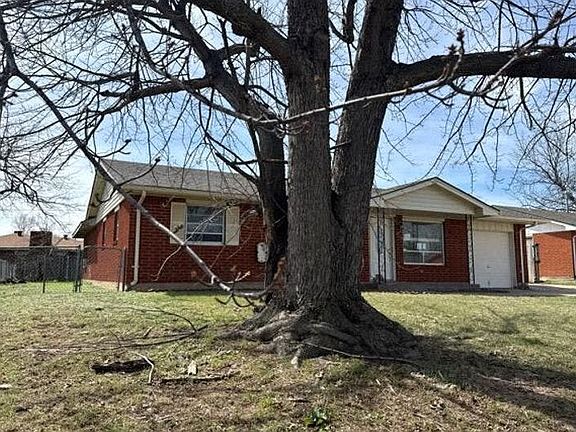 3rd image of 509 NE Cimarron Cir