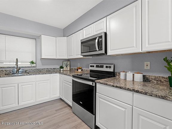 5th image of 6602 Treehaven Dr