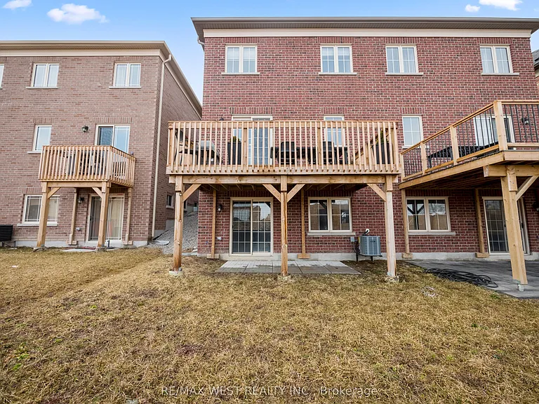 30 Drizzel Cres — Photo 37