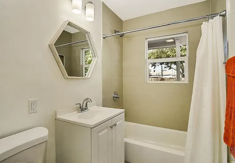 6820 Amherst St — Photo 15