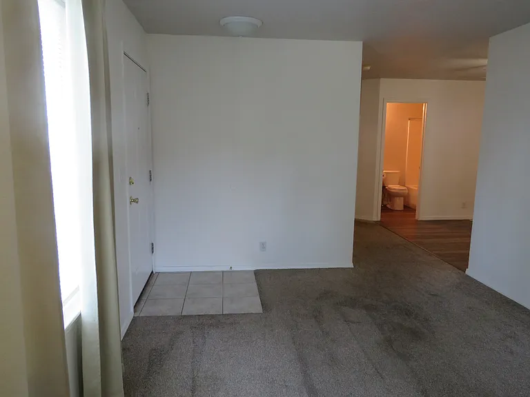 2112 S Longmont Ave — Photo 6