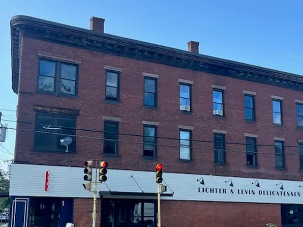 3 Market St APT 3, Northampton, MA 01060
