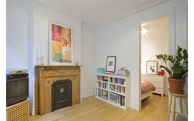 Sold by Douglas Elliman | media 18