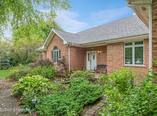 2704 Jenny Jae Ln, Crystal Lake, IL 60012