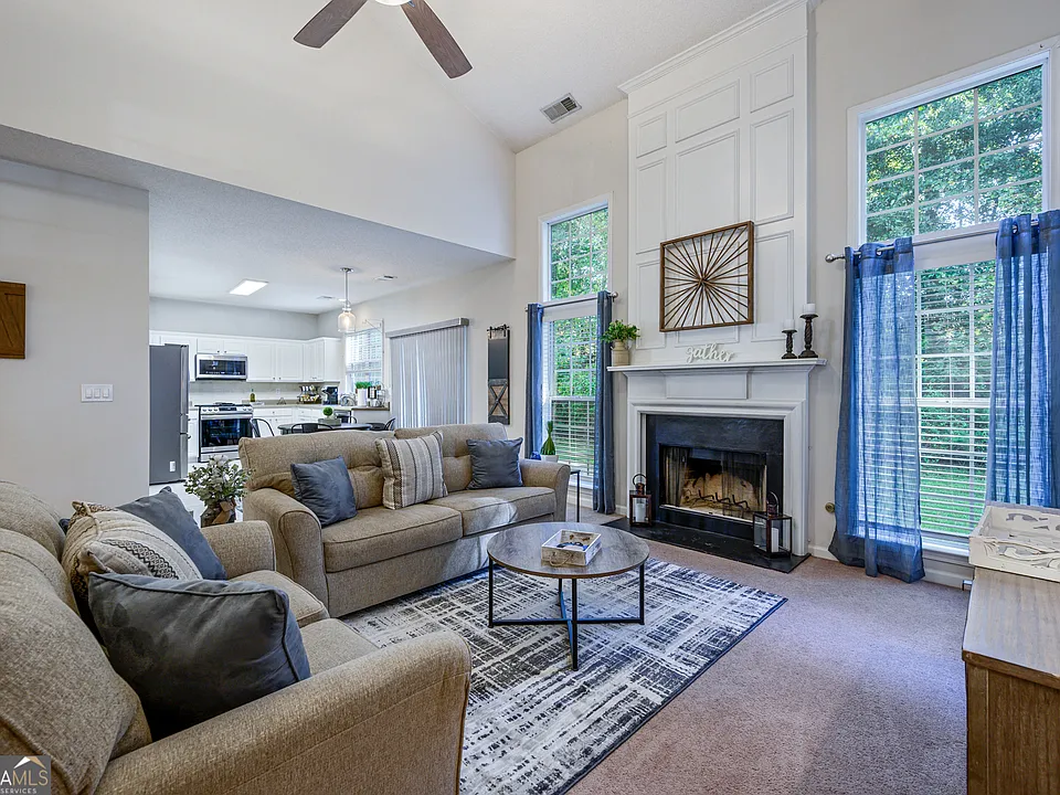 206 Persimmon Trl