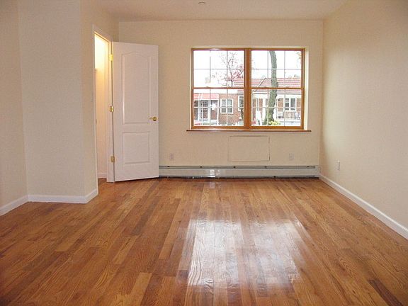 5th image of 10827 63rd Ave Ste 1