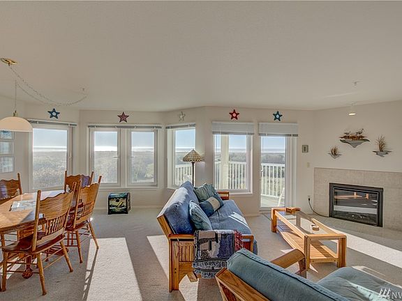 3rd image of 501 Shoreview Dr S