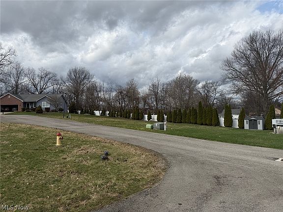 3rd image of Anna Cir