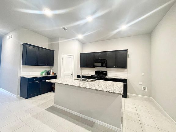 3rd image of 8821 Landergin Mesa Dr