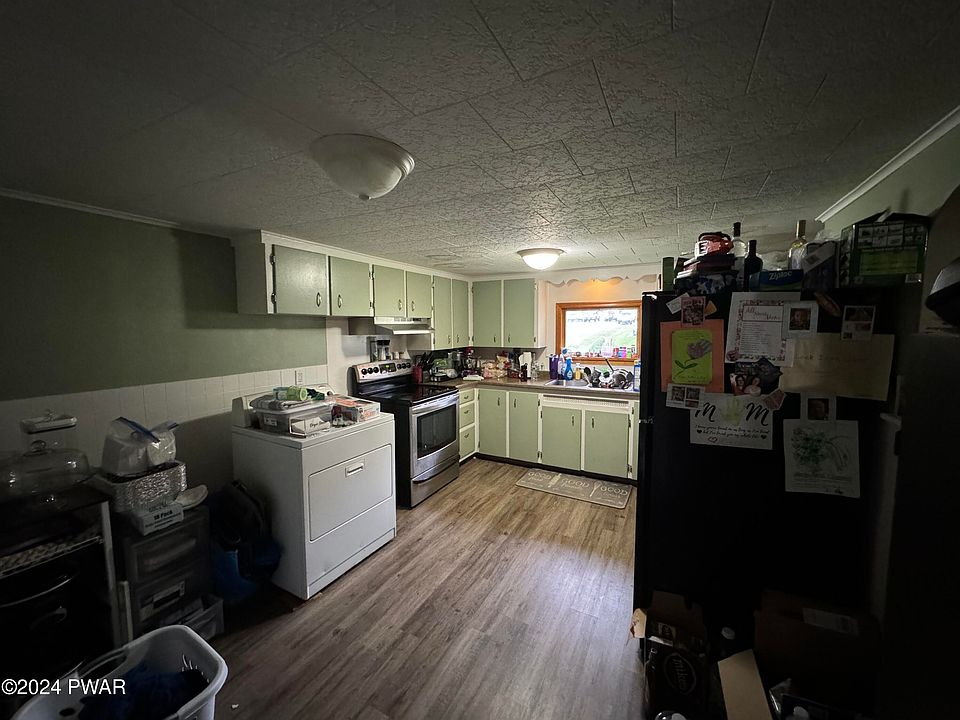 2nd image of 113 Delaware St