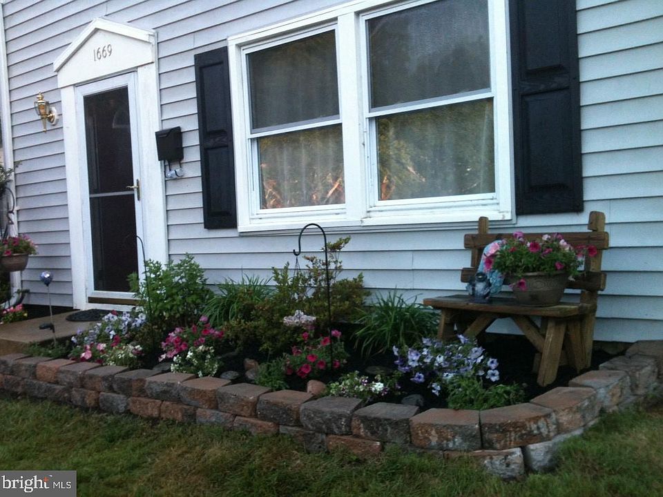 2nd image of 1669 Walleye Dr