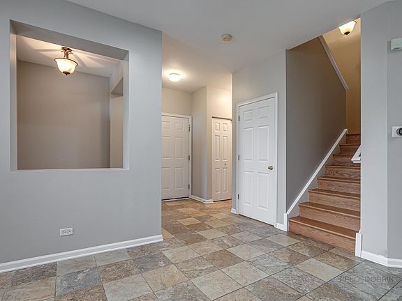 3rd image of 1808 Crenshaw Cir