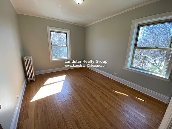4th image of 5230 N Rockwell St #3