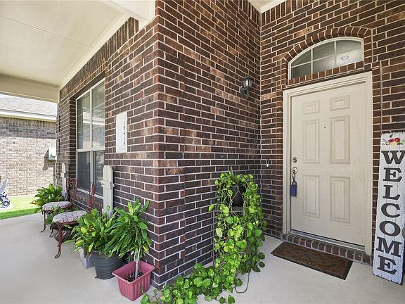 4th image of 18418 Tristandale Ln