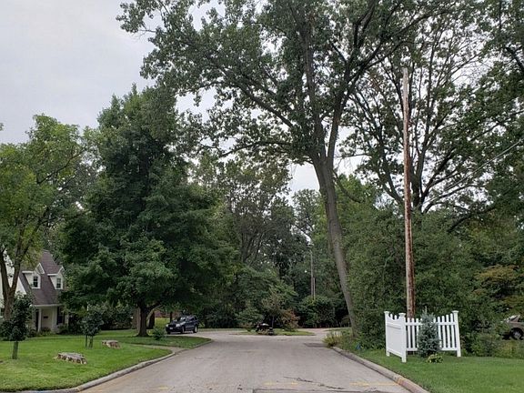 4th image of 510 Parkwoods Ave