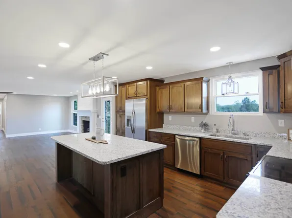 2450 Highway 25, Cottontown, TN 37048