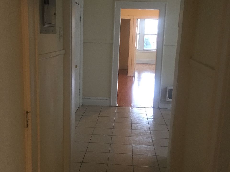 1st image of 117 Western Pkwy #1A