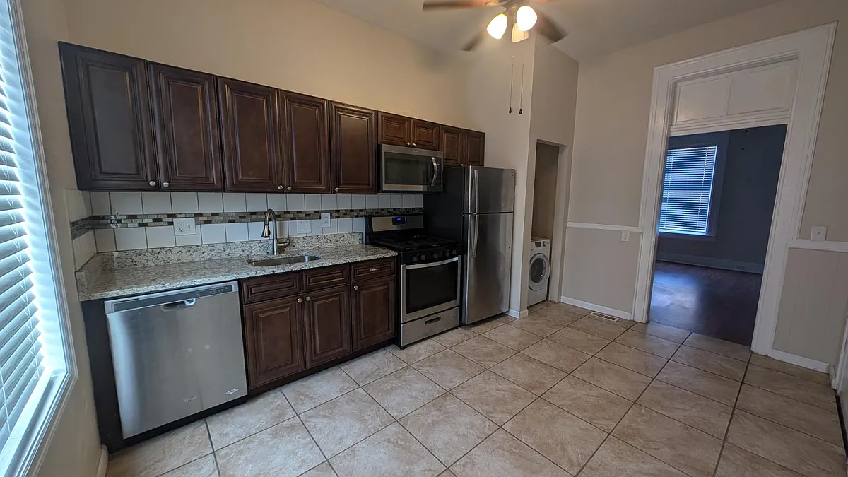 Building Photo - 2019 S 9th St #1F
