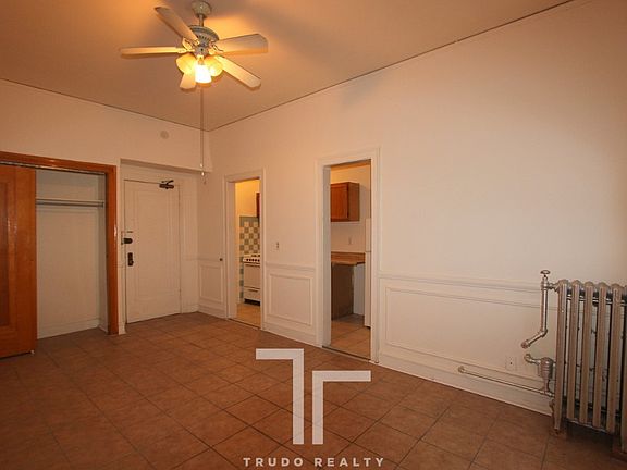 3rd image of 5301 N Ashland Ave APT 203
