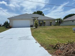 2904 NW 8th Ter, Cape Coral, FL 33993