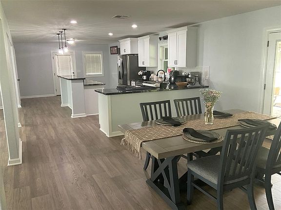 2nd image of 208 Avenue F