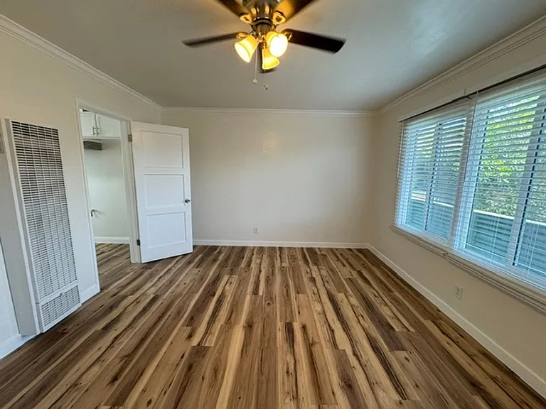 937 Magnolia Ave — Photo 3