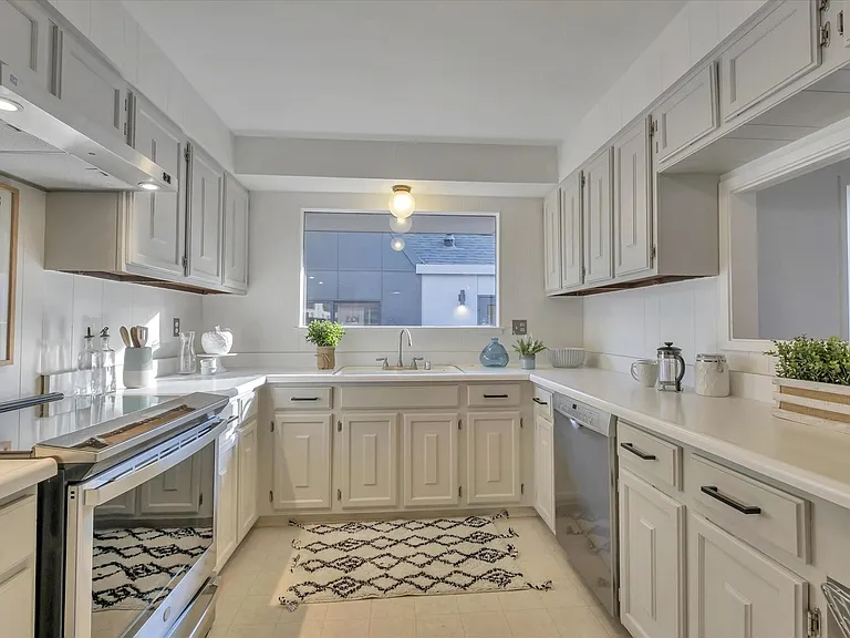 103 Darlington Ln — Photo 5