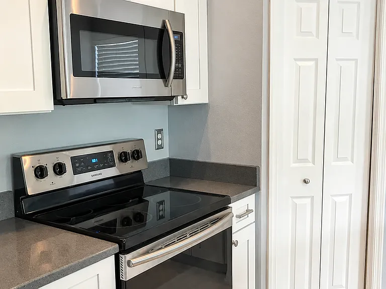 838 Addison Dr NE — Photo 5