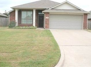 206 McClendon Ln, Longview, TX 75605