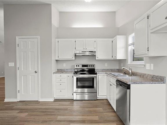 5th image of 266 Glendale Ct