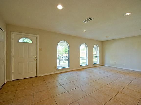 5th image of 5413 Laredo Ln