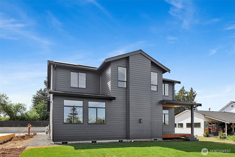 2nd image of 6076 Mesa Court