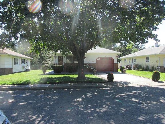 2nd image of 41 Charlotteville Dr S