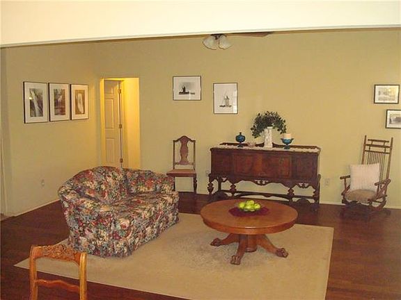 5th image of 6709 Victorian Ct