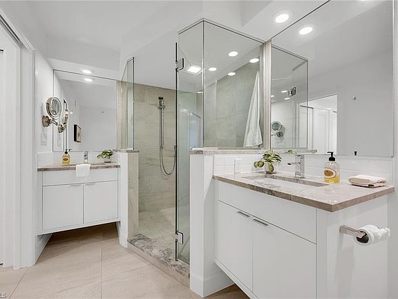 3rd image of 4651 Gulf Shore BLVD N #1006