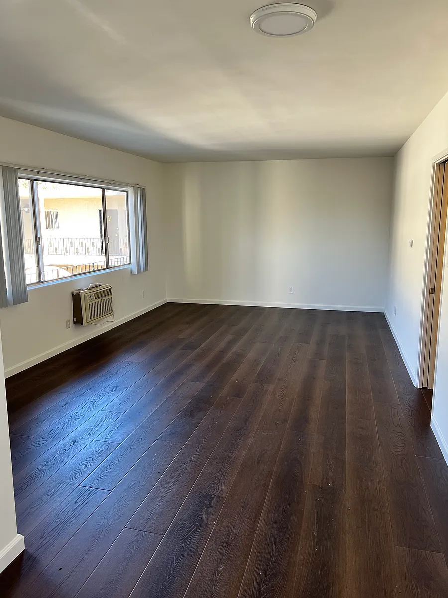 Building Photo - 4653 Fulton Ave #10